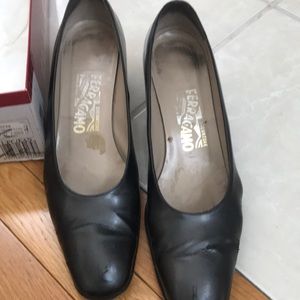 Ferragamo black leather pumps size 8